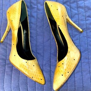 B Brian Atwood leather pumps